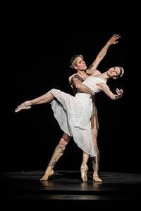 Gala Jovanovic (Hippolyta), Kamil Pavelka (Theseus) © Wiener Staatsballett/Ashley Taylor, zum einmaligen Abdruck freigegeben