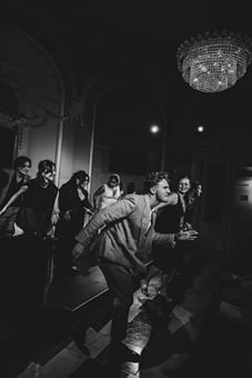 Studio V! at the “Welcome Home!” foyer concert in the balcony foyer of the Volksoper