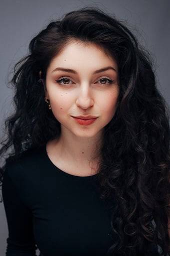 Porträt von Myriam Akhoundov