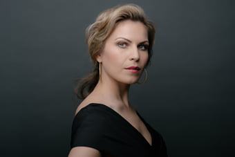 Porträt von Raffaela Lintl