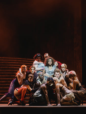 Myrthes Monteiro (Velma Kelly), Ensemble