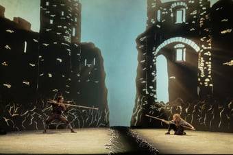 Eike Onyambu (Birk), Hannah Severin (Ronja)