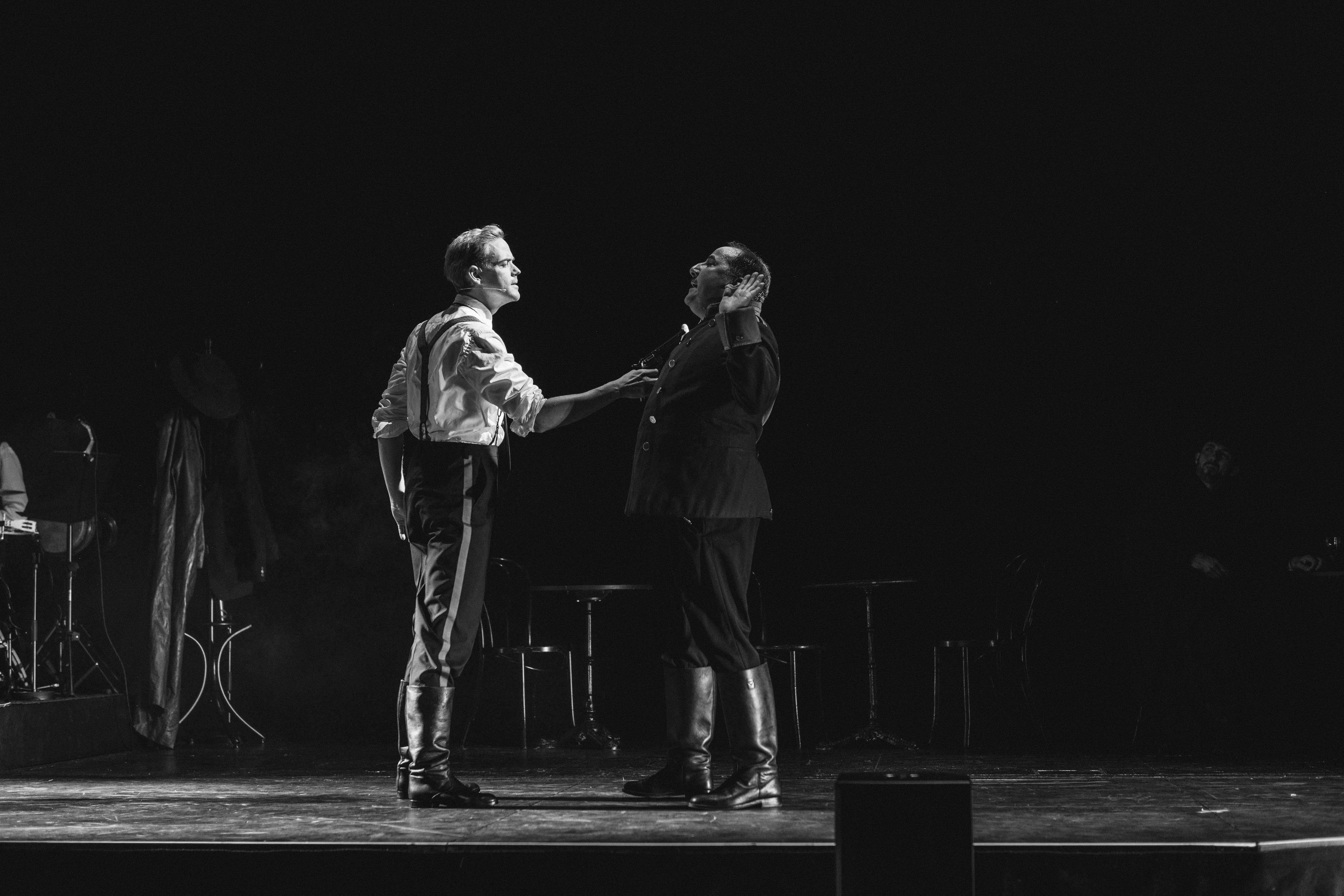 Anton Zetterholm (Don José), Florian Carove (Morales)