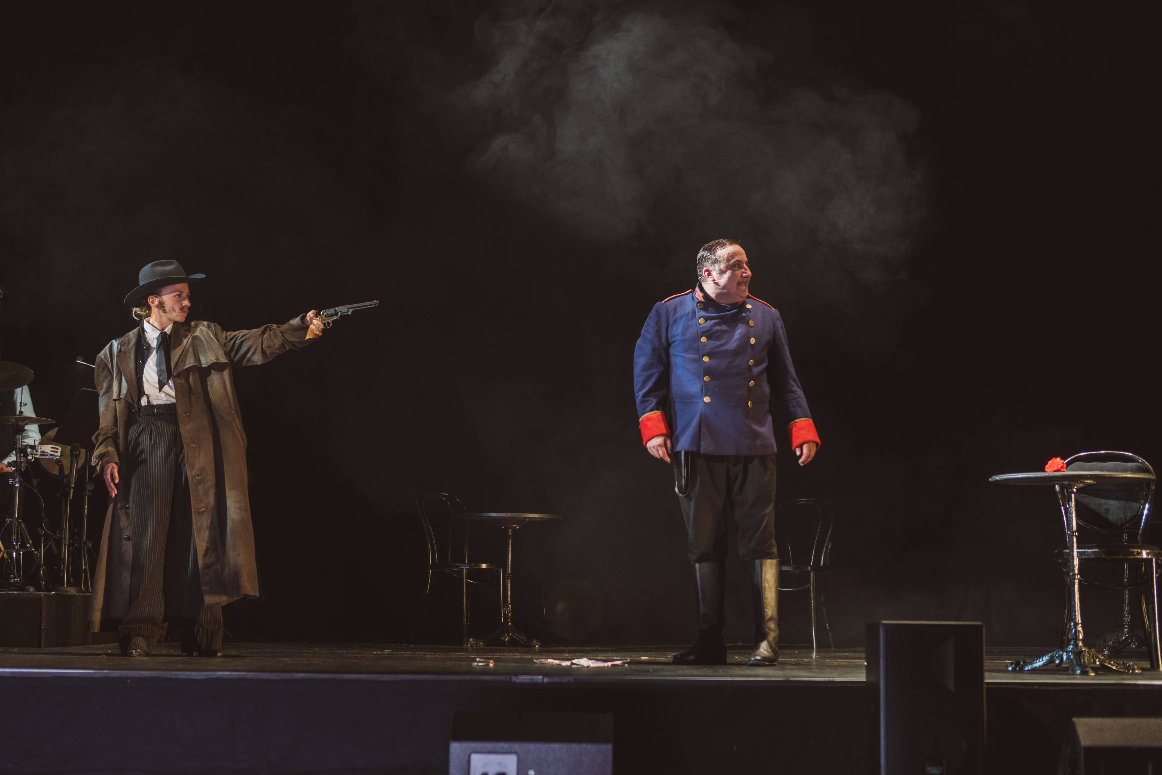 Julia Edtmeier (Dancaïro), Florian Carove (Morales)