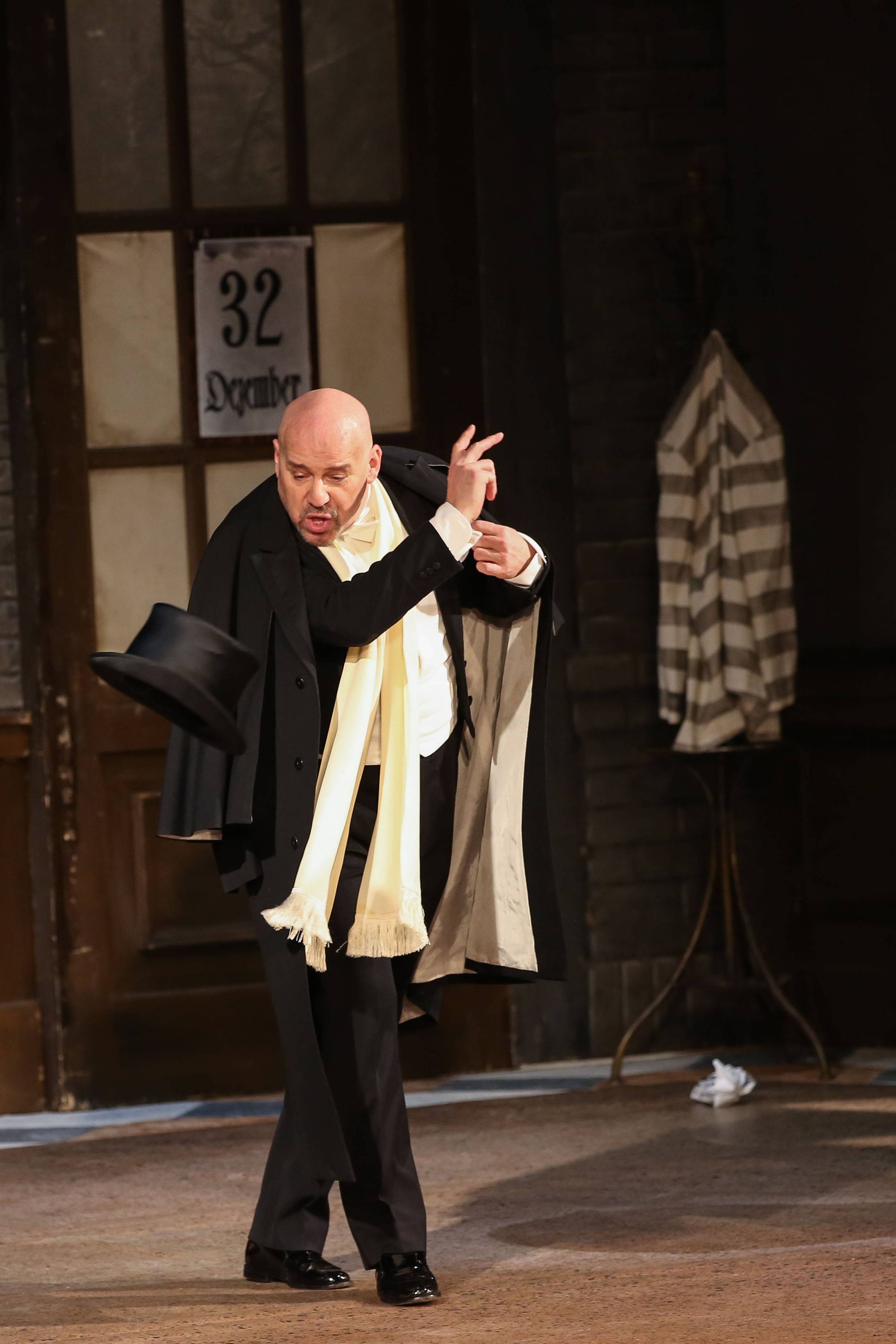 Daniel Ohlenschläger (Frank, Gefängnisdirektor)