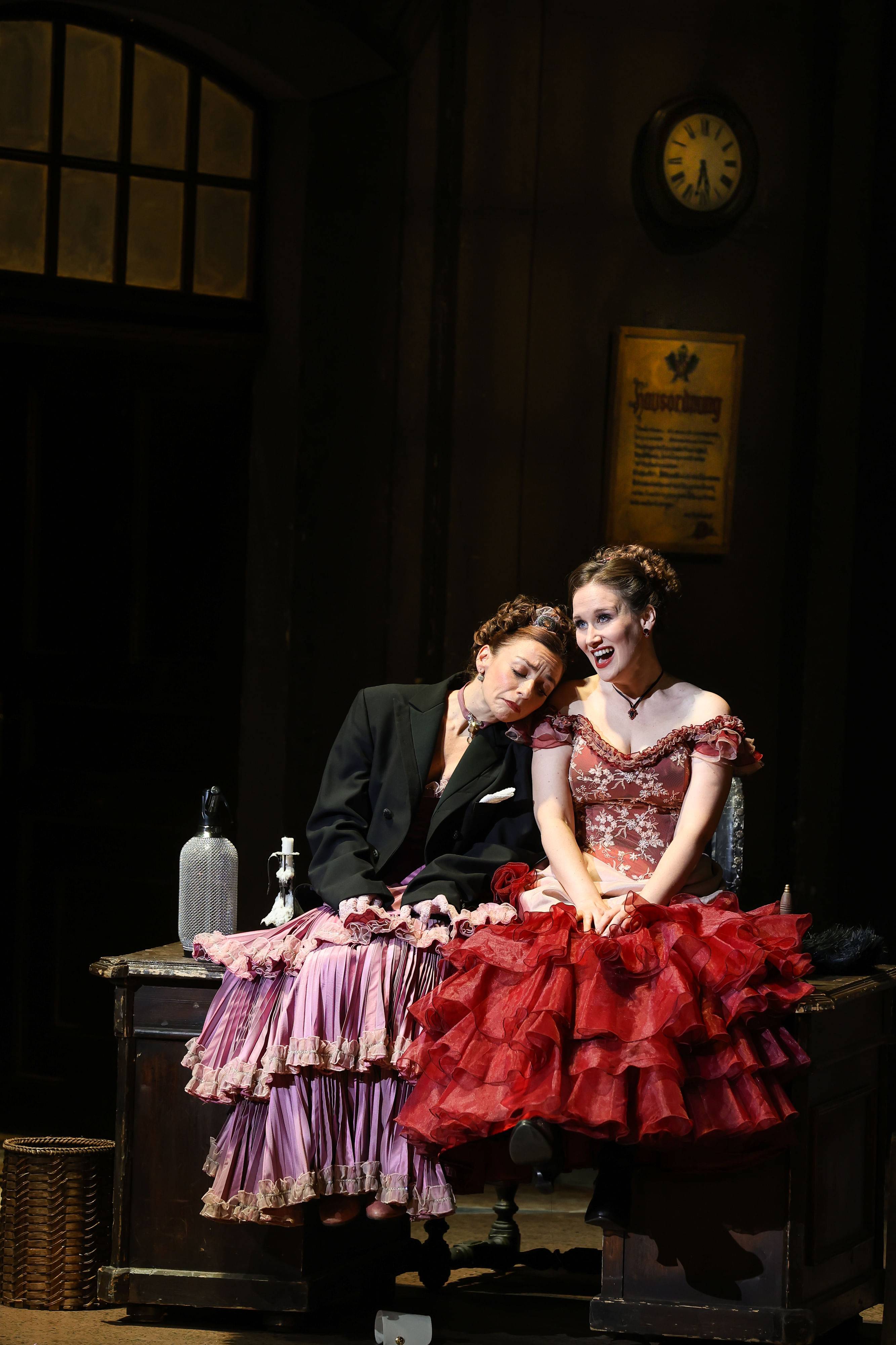 Julia Edtmeier (Ida), Theresa Dax (Adele)