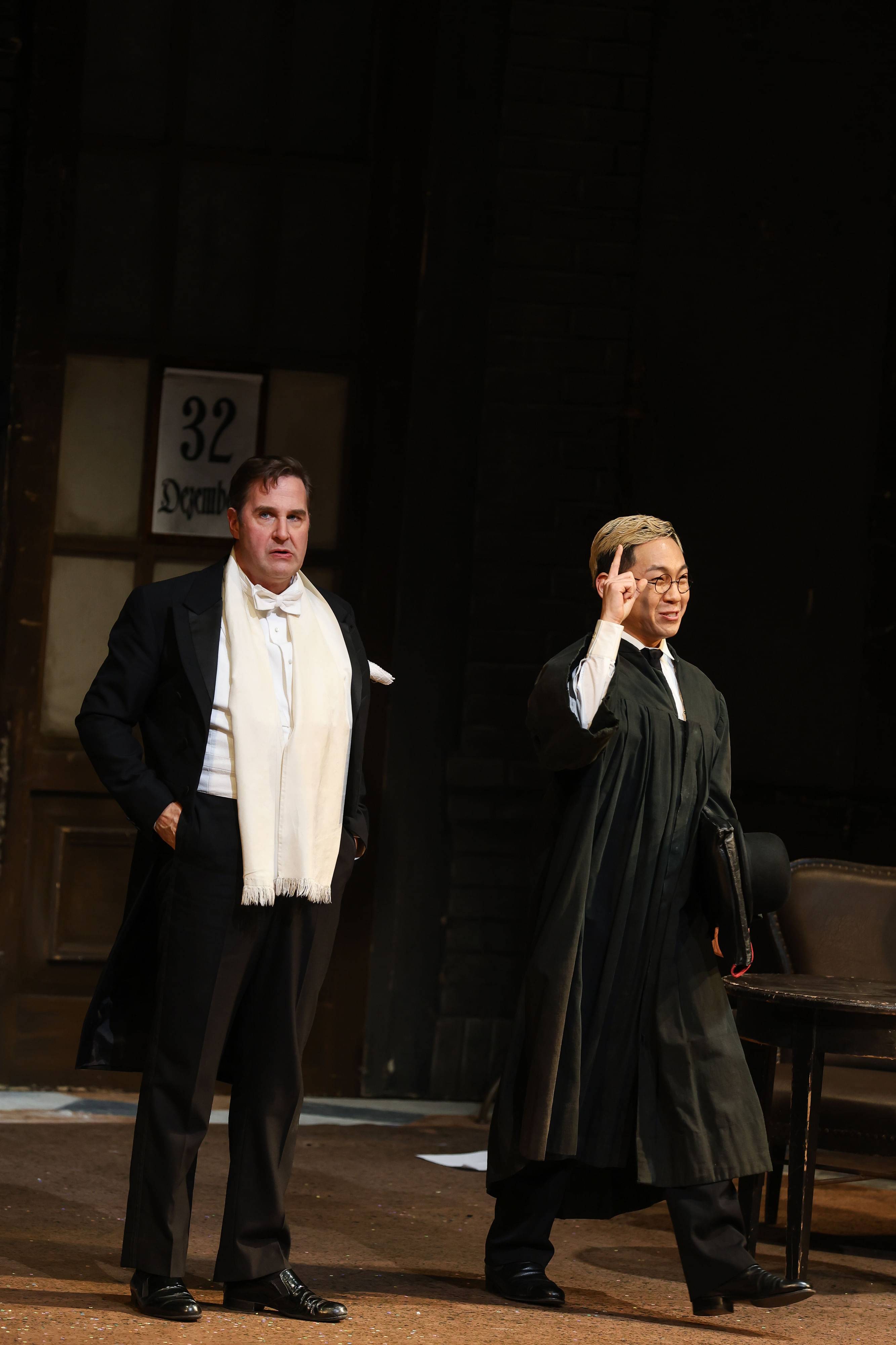 Carsten Süss (Gabriel von Eisenstein), Seiyoung Kim (Dr. Blind)