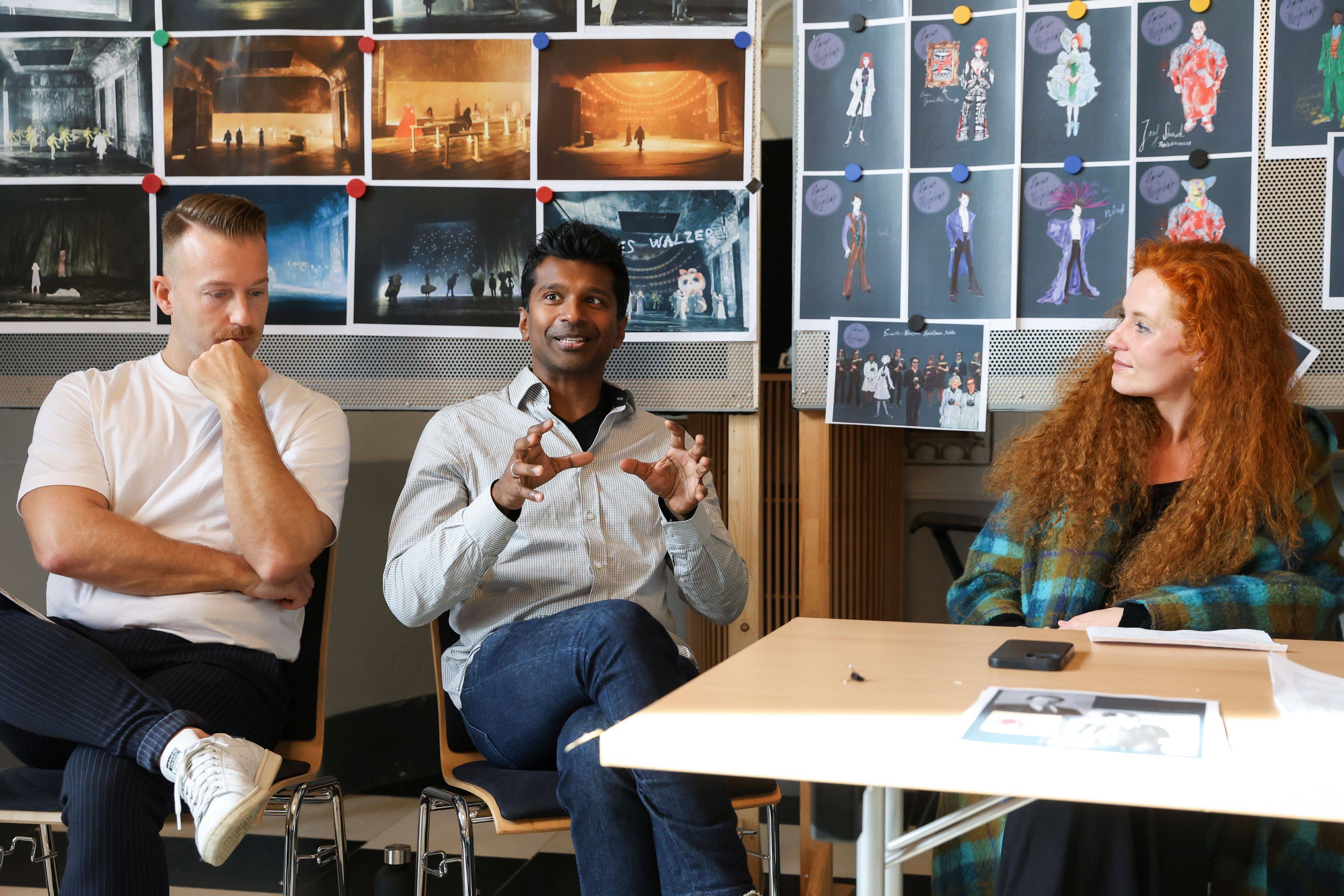 Alex Frei (Choreografie), Leslie Suganandarajah (Musikalische Leitung), Martine Eisenreich (Komponistin) beim Konzeptionsgespräch