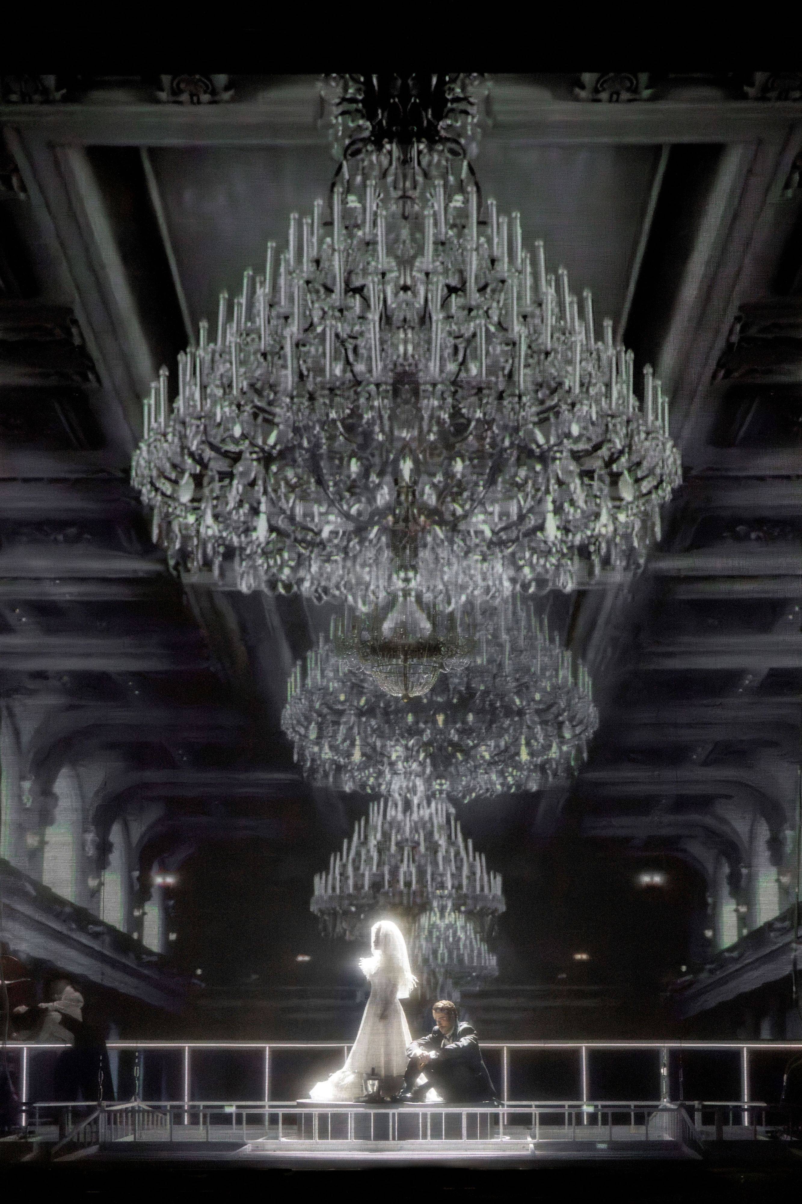 Juliette Khalil (Anastasia Komtesse Eggenberg), Alexandre Beuchat (Edwin Ronald)