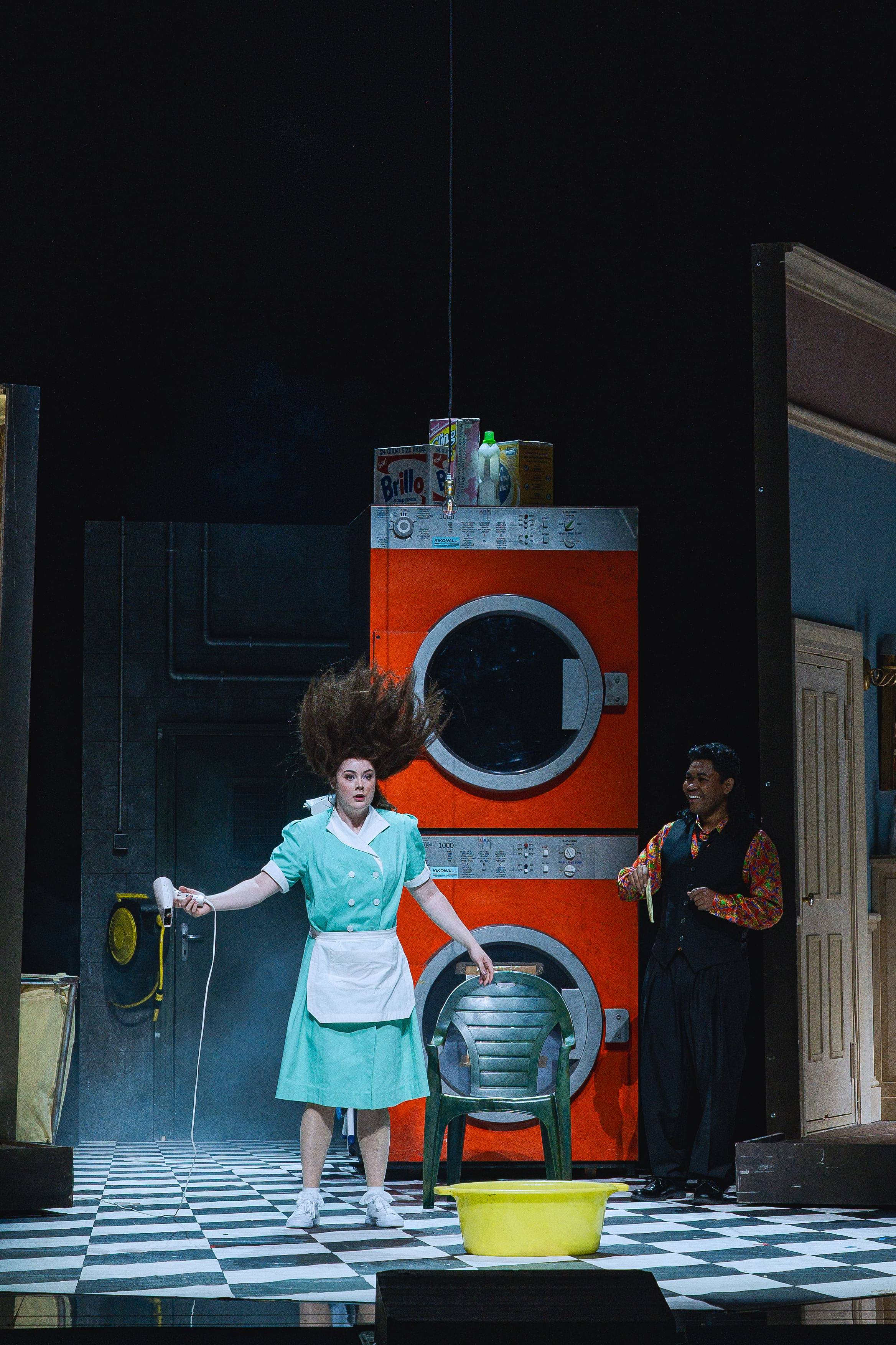 Lauren Urquhart (Susanna), Michael Arivony (Figaro)